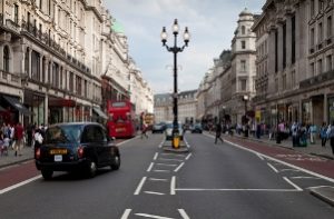 The London Assembly has backed a motion calling for more pedestrian-only days on Oxford Street to improve air quality