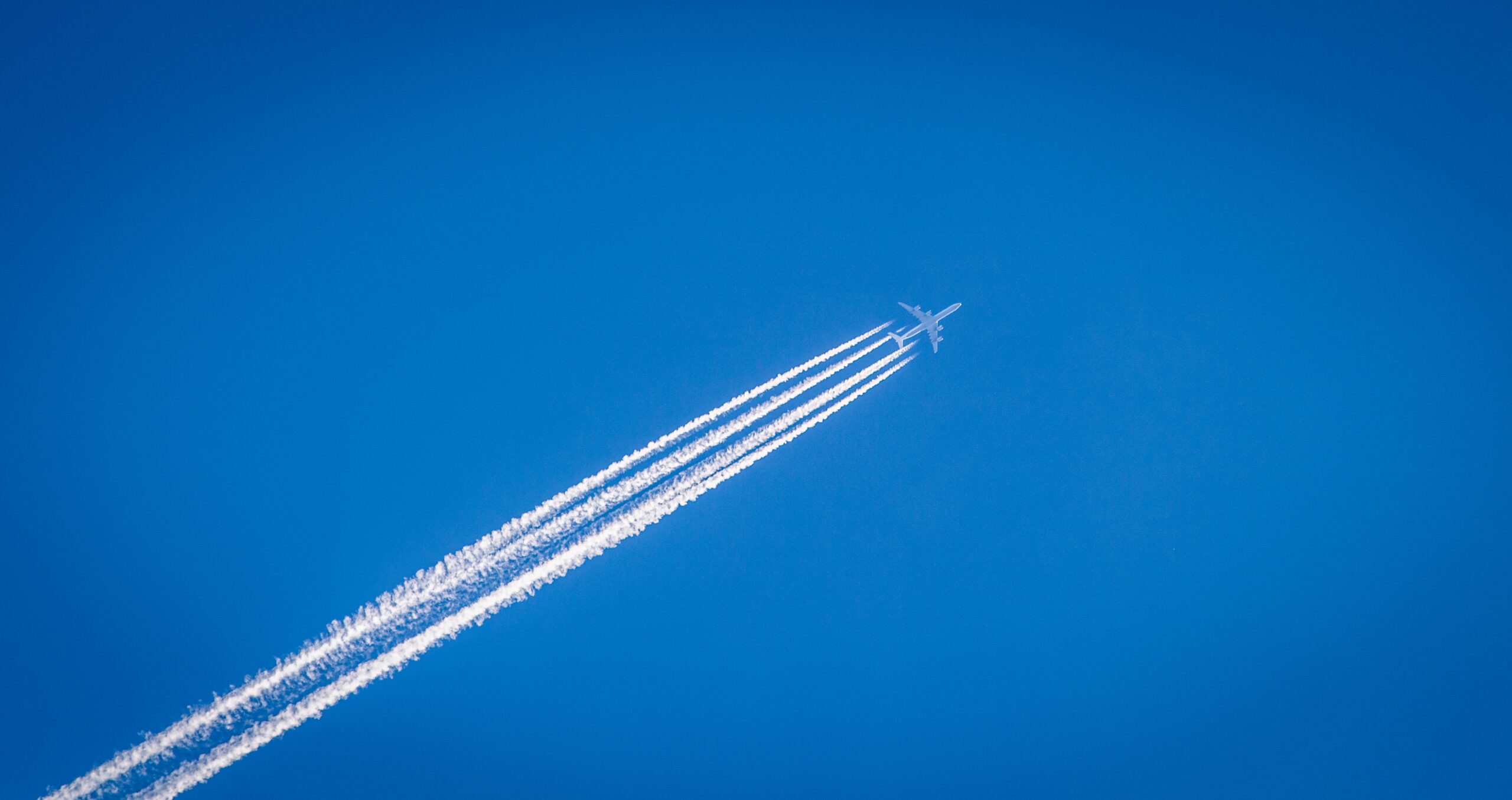 Ultrafine particles from aircraft pose hidden threat to human health ...