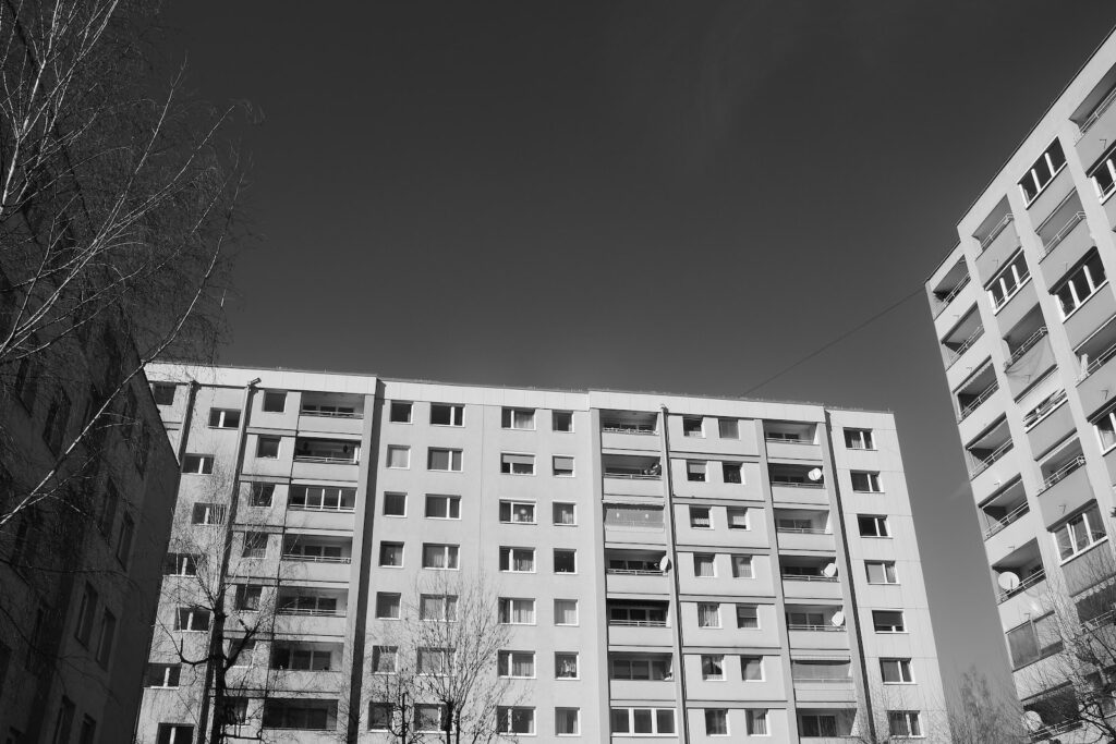 greyscale photo of buildng