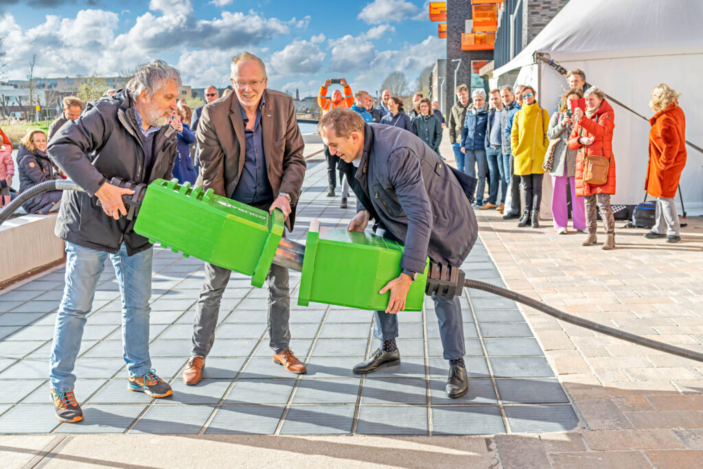 Groningen install a solar pavement which will power the city hall