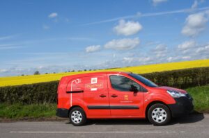 Royal Mail to add 2,100 electric vans to its fleet