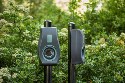 Connected Kerb sign deal to accelerate roll-out of EV chargers