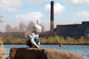 New review highlights air pollution’s effect on children’s brains