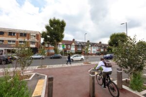 Government to fund 300 miles of new footpaths and cycle tracks