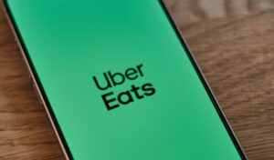 Uber and C40 to expand EV charging in the UK, US, and Europe