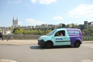 Government extends electric van and truck discounts to 2027