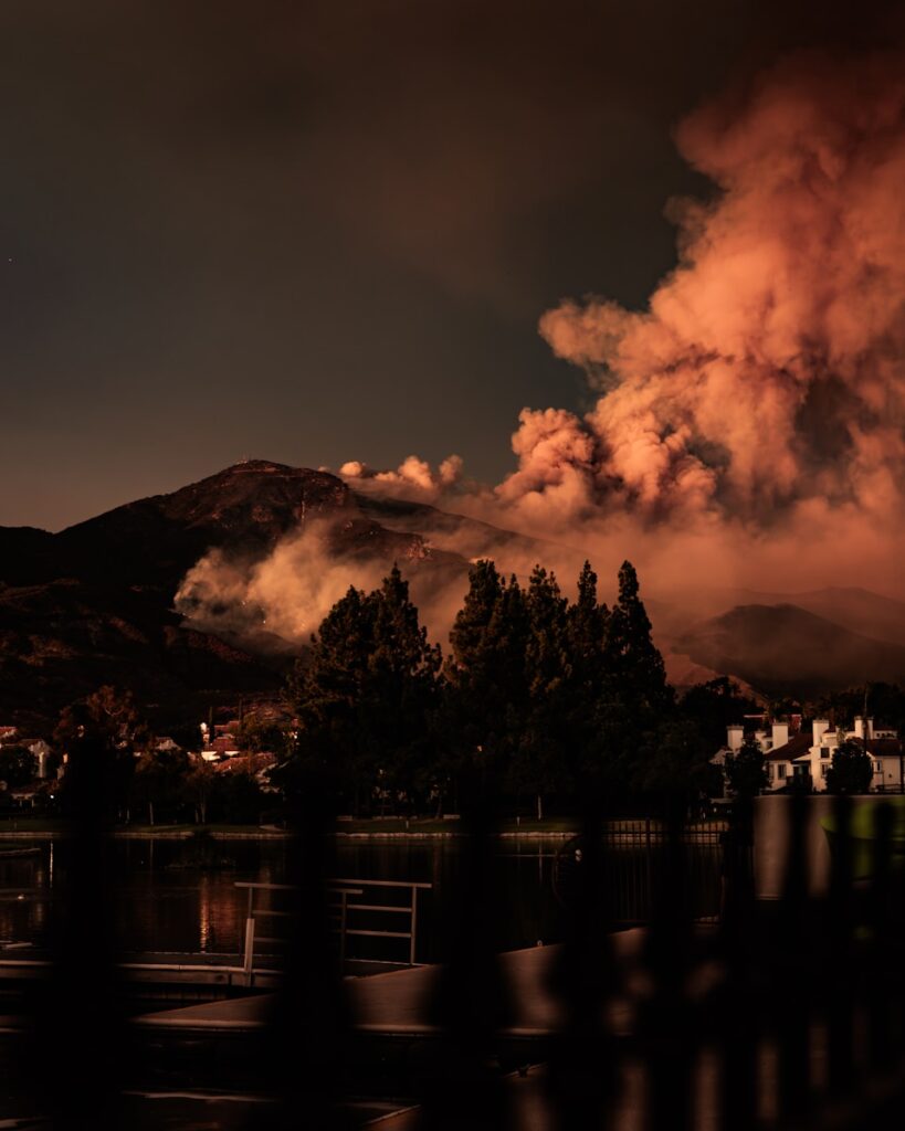 US faces rising death toll from wildfire smoke, study finds