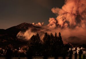 US faces rising death toll from wildfire smoke, study finds