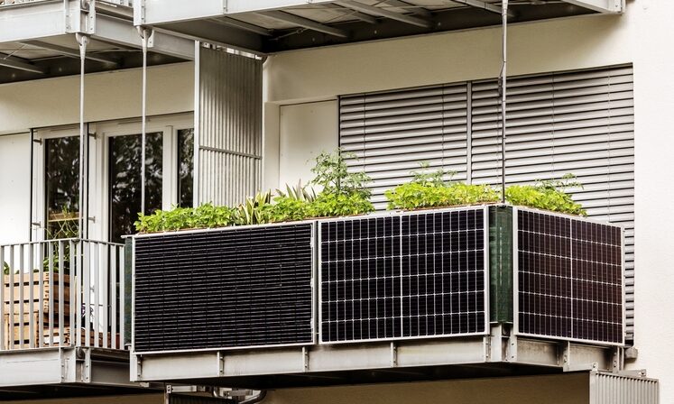 Plug-in solar panels set to hit UK shops within months