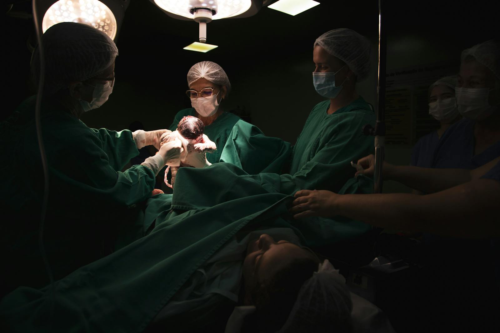 Nurses take legal action over exposure to ‘gas and air’