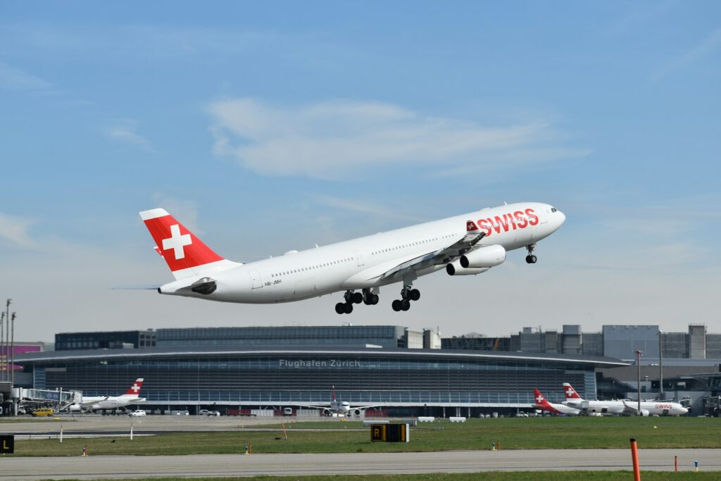 Aircraft emit millions of ultrafine particles over airports