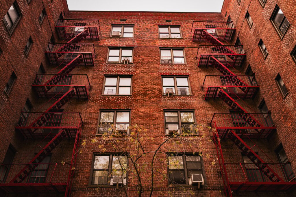 Smoking ban fails to clear the air in US public housing