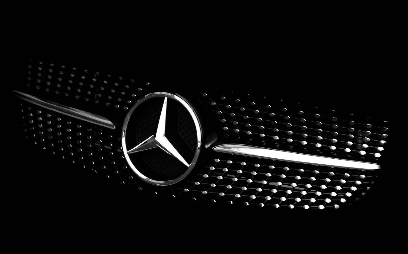 black and white mercedes benz logo